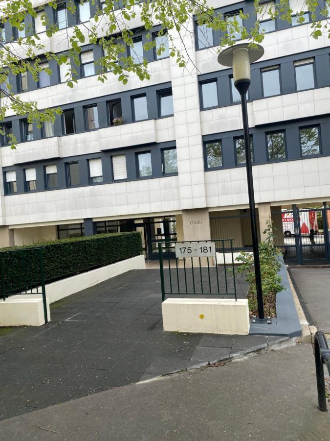 Grand Appartement Courbevoie Paris Exterior photo